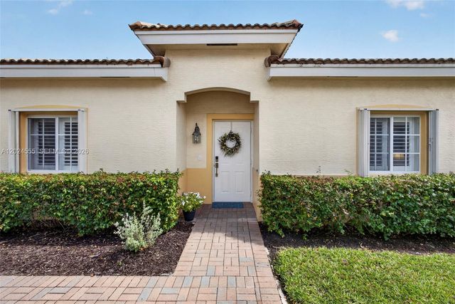 2368 Windjammer Way, West Palm Beach, FL 33411