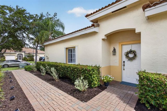 2368 Windjammer Way, West Palm Beach, FL 33411
