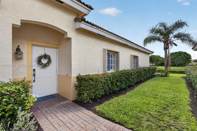 2368 Windjammer Way, West Palm Beach, FL 33411