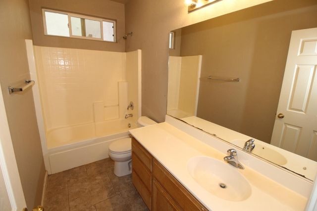 912 San Diego, Madera, CA 93637