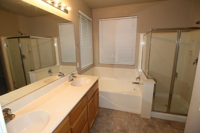 912 San Diego, Madera, CA 93637