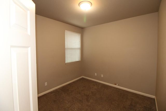 912 San Diego, Madera, CA 93637