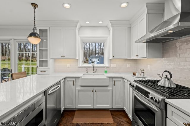 3 Kerry Pl, Mount Olive Twp., NJ 07836