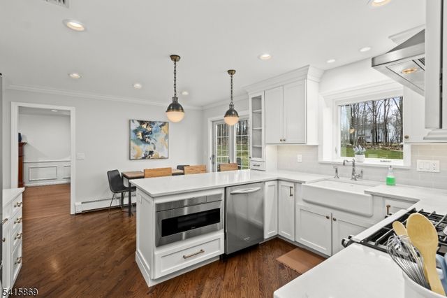 3 Kerry Pl, Mount Olive Twp., NJ 07836