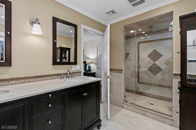 3 Kerry Pl, Mount Olive Twp., NJ 07836