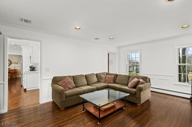 3 Kerry Pl, Mount Olive Twp., NJ 07836