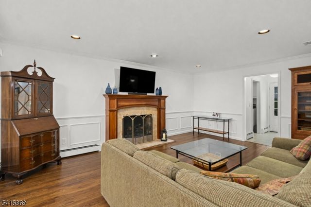 3 Kerry Pl, Mount Olive Twp., NJ 07836