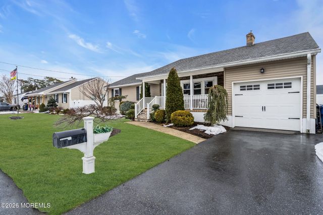 1237 Mermaid Avenue, Beachwood, NJ 08722