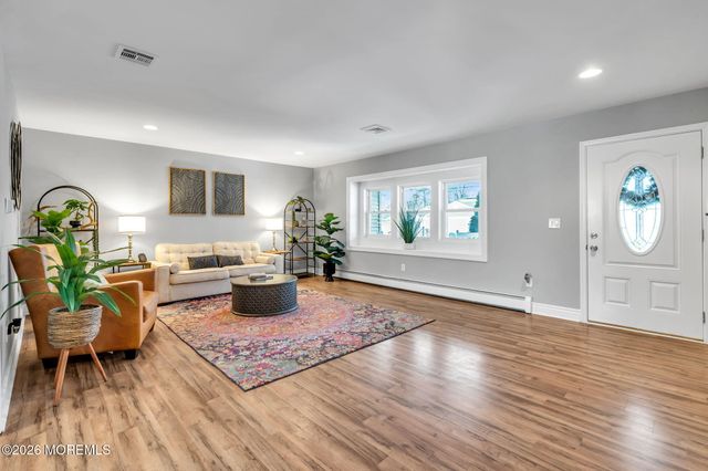 1237 Mermaid Avenue, Beachwood, NJ 08722