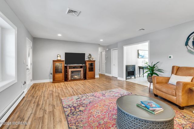 1237 Mermaid Avenue, Beachwood, NJ 08722