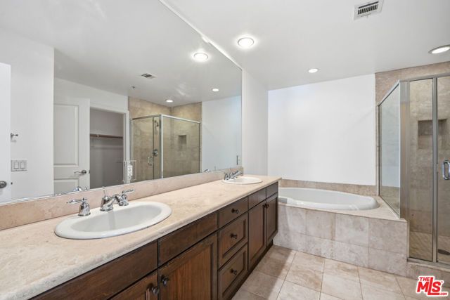 128 N Oak Knoll Avenue 202, Pasadena, CA 91101