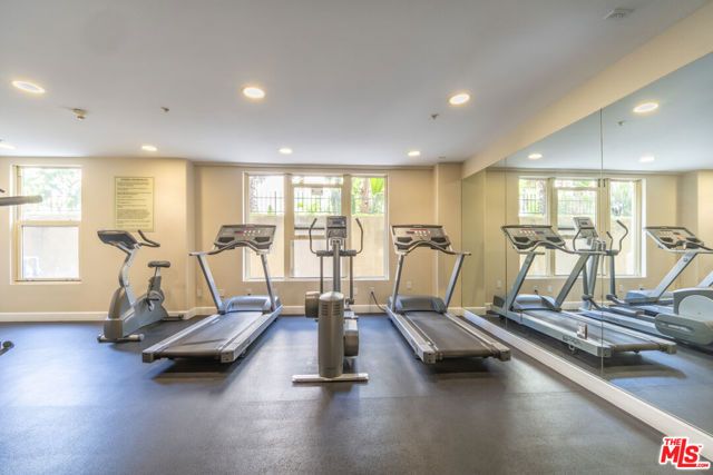 128 N Oak Knoll Avenue 202, Pasadena, CA 91101