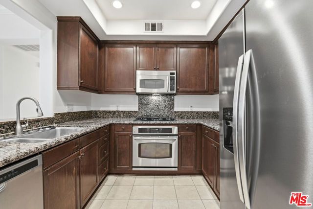 128 N Oak Knoll Avenue 202, Pasadena, CA 91101