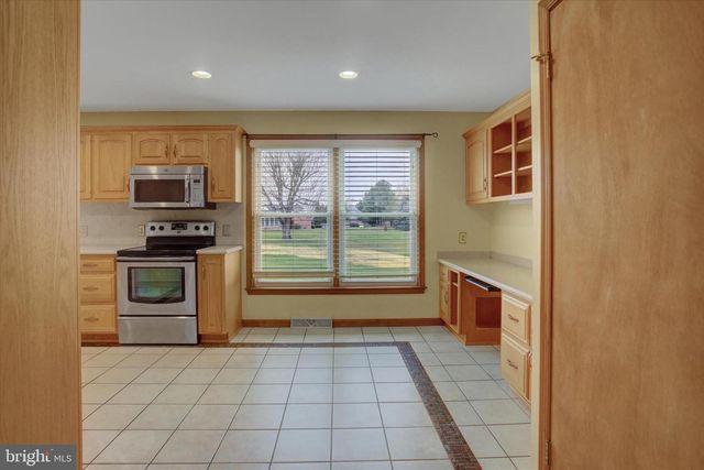 19 OBSIDIAN DRIVE, Chambersburg, PA 17202