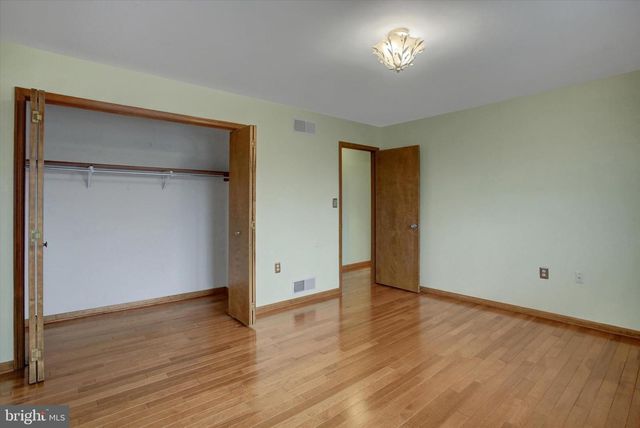 19 OBSIDIAN DRIVE, Chambersburg, PA 17202