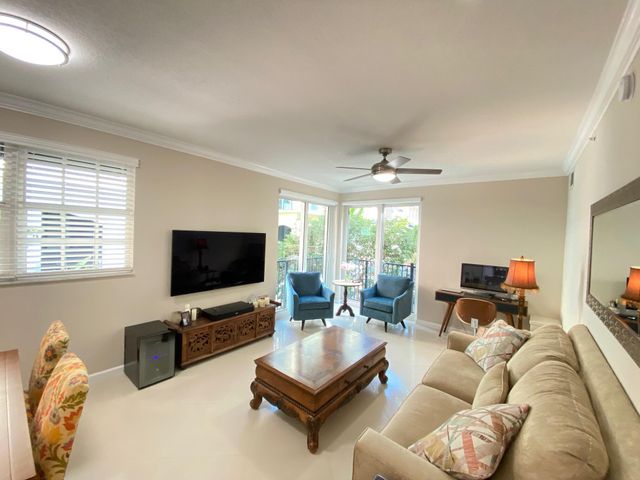 225 NE 1st Street 202, Delray Beach, FL 33444