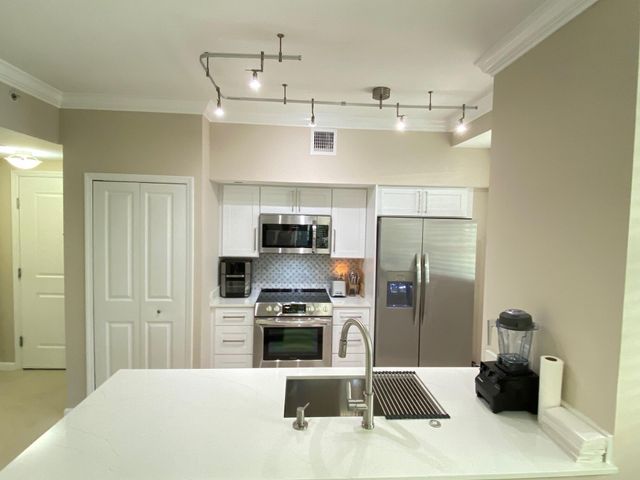 225 NE 1st Street 202, Delray Beach, FL 33444