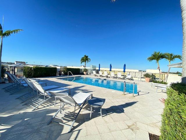 225 NE 1st Street 202, Delray Beach, FL 33444