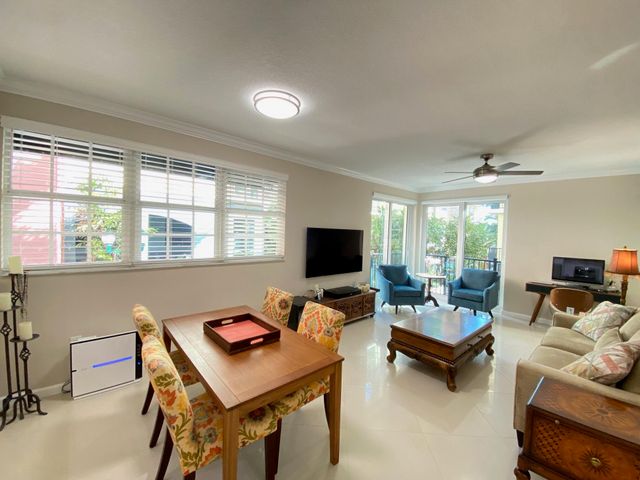 225 NE 1st Street 202, Delray Beach, FL 33444