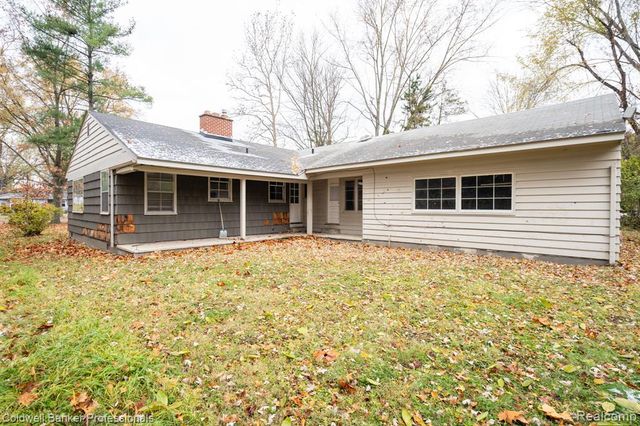 22806 Carleton Avenue, Southfield, MI 48033