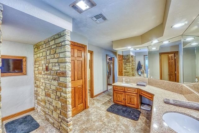 609 Hi Stirrup, Horseshoe Bay, TX 78657