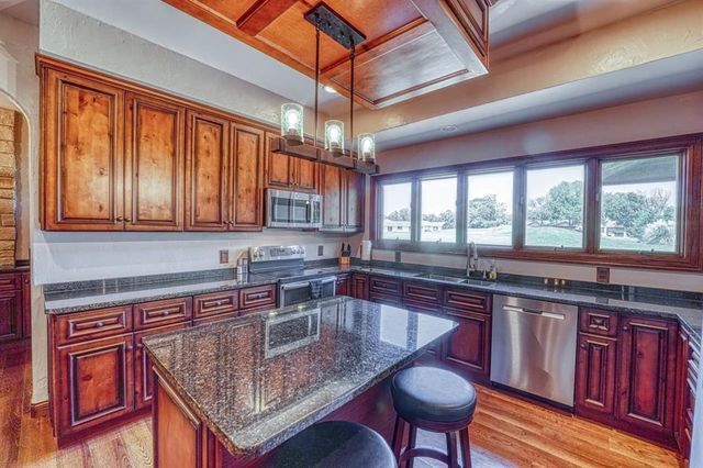 609 Hi Stirrup, Horseshoe Bay, TX 78657