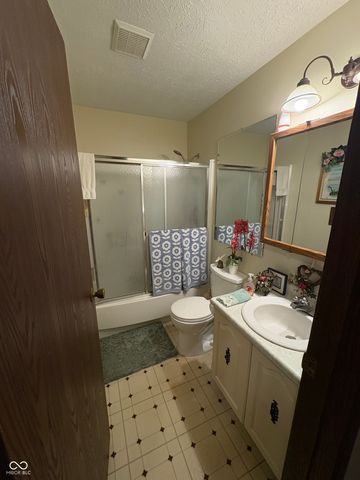 340 Briar Hill Drive, Whiteland, IN 46184