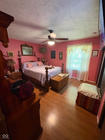 340 Briar Hill Drive, Whiteland, IN 46184