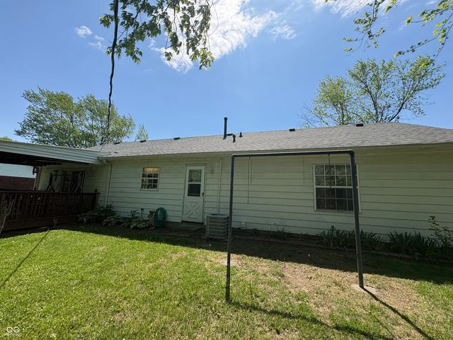 340 Briar Hill Drive, Whiteland, IN 46184