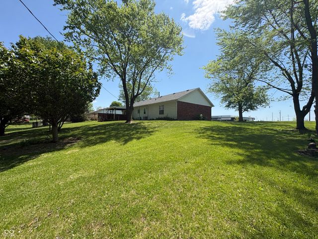 340 Briar Hill Drive, Whiteland, IN 46184