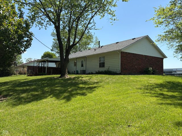340 Briar Hill Drive, Whiteland, IN 46184