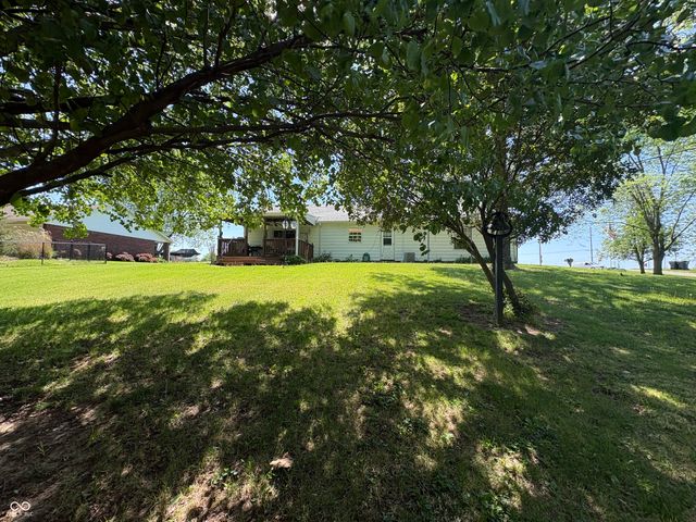 340 Briar Hill Drive, Whiteland, IN 46184