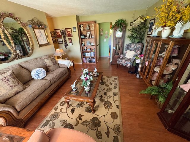 340 Briar Hill Drive, Whiteland, IN 46184