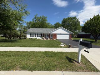340 Briar Hill Drive, Whiteland, IN 46184