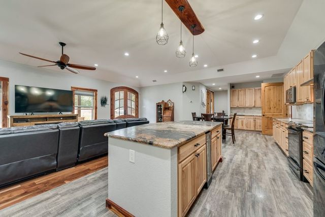 110 Cambridge Drive, Streetman, TX 75859
