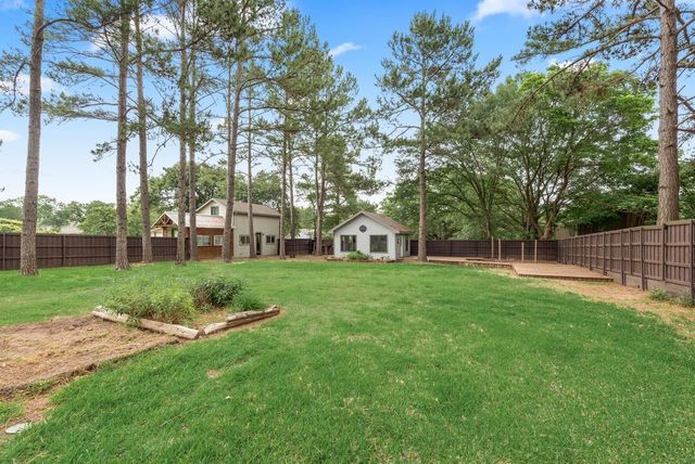 110 Cambridge Drive, Streetman, TX 75859