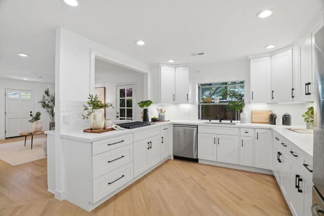 385 Carmelita Drive, Mountain View, CA 94040