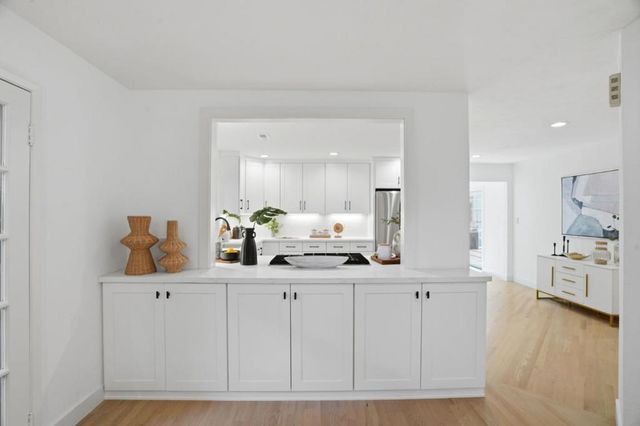 385 Carmelita Drive, Mountain View, CA 94040