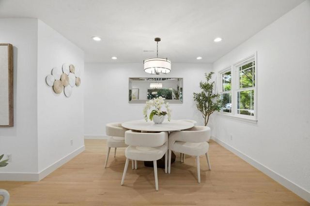 385 Carmelita Drive, Mountain View, CA 94040