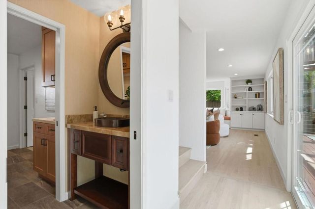 385 Carmelita Drive, Mountain View, CA 94040