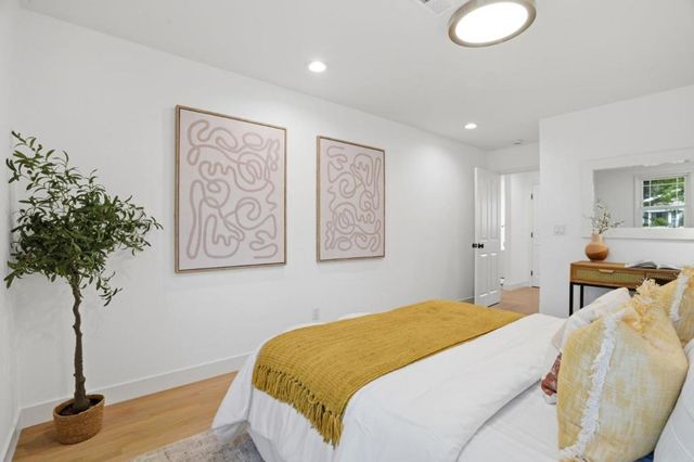 385 Carmelita Drive, Mountain View, CA 94040