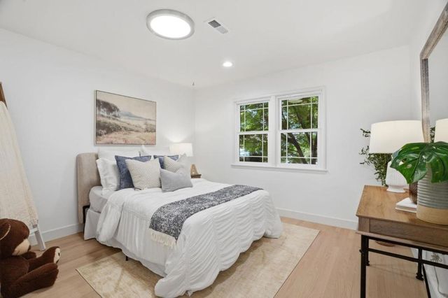 385 Carmelita Drive, Mountain View, CA 94040
