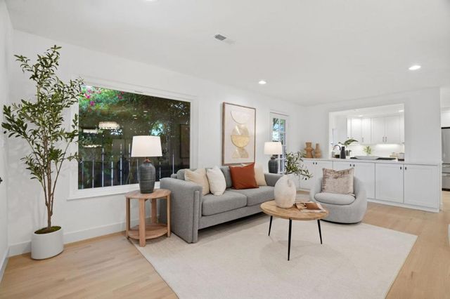 385 Carmelita Drive, Mountain View, CA 94040