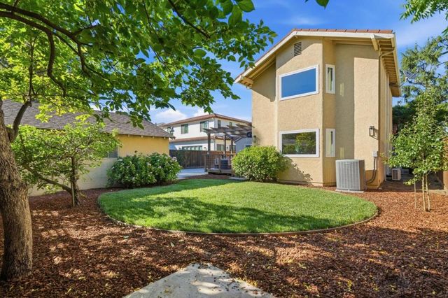 385 Carmelita Drive, Mountain View, CA 94040