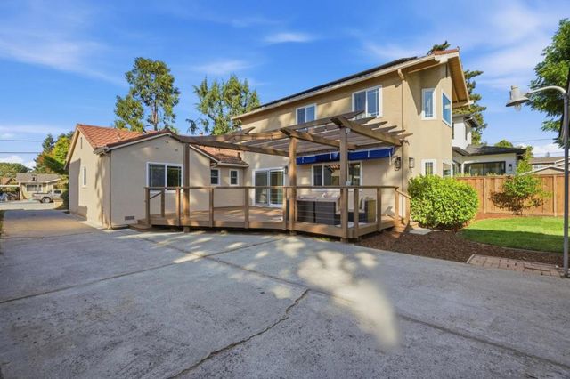 385 Carmelita Drive, Mountain View, CA 94040
