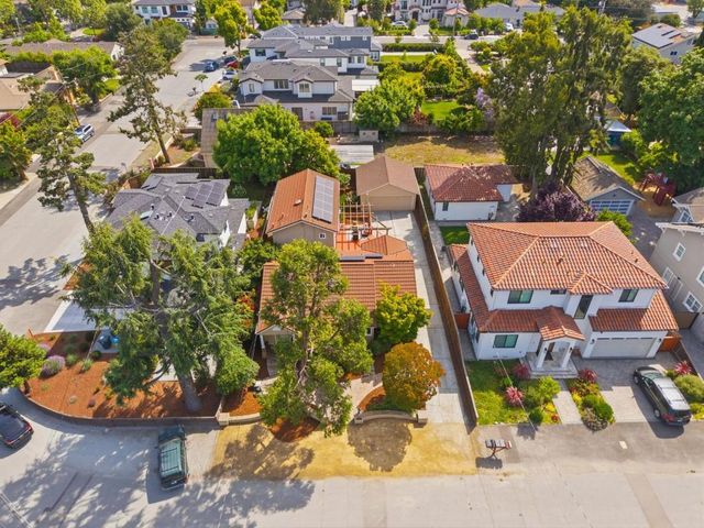 385 Carmelita Drive, Mountain View, CA 94040