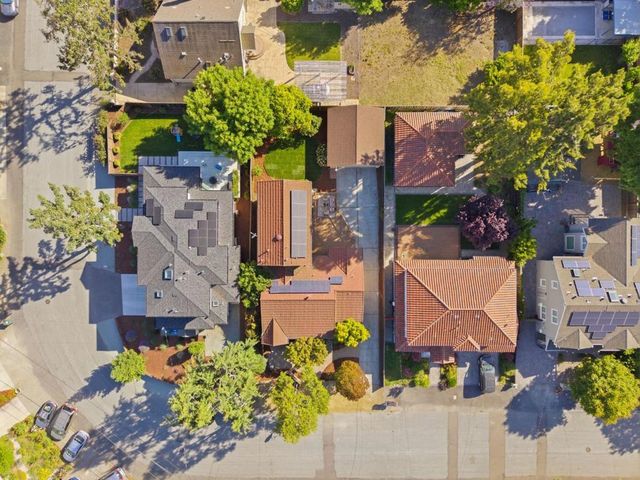 385 Carmelita Drive, Mountain View, CA 94040