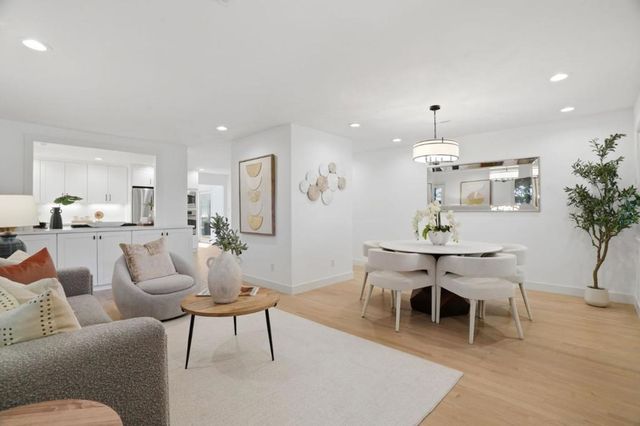 385 Carmelita Drive, Mountain View, CA 94040