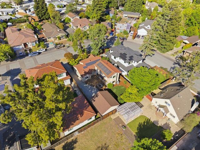 385 Carmelita Drive, Mountain View, CA 94040