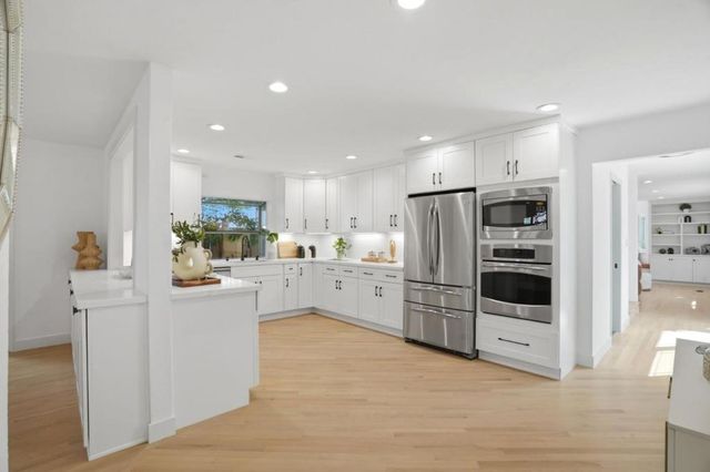 385 Carmelita Drive, Mountain View, CA 94040